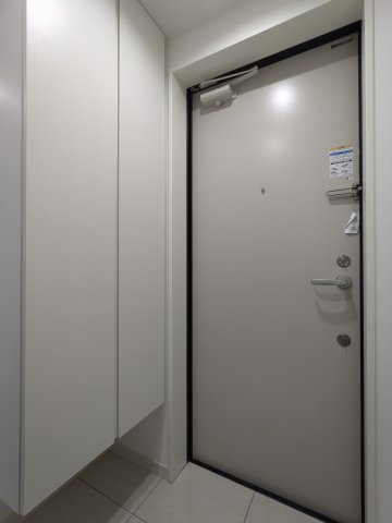 グランピア四谷0202号室 玄関