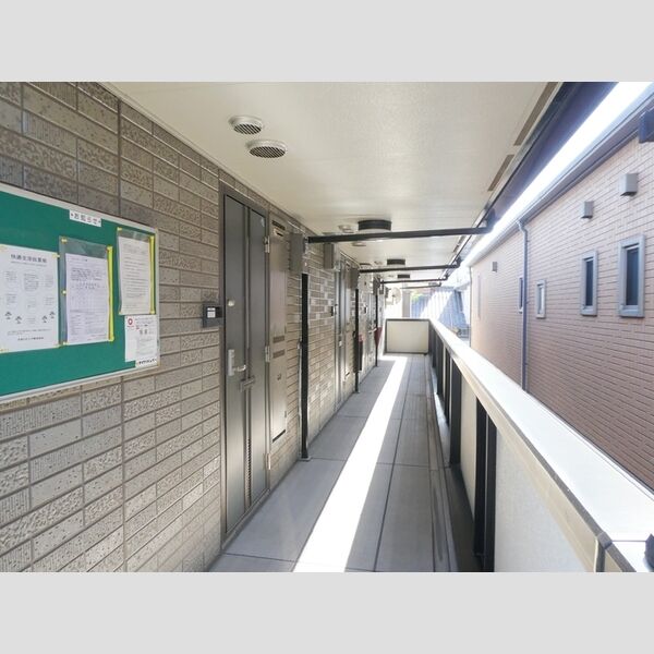 メデアージュ・エイ エントランス