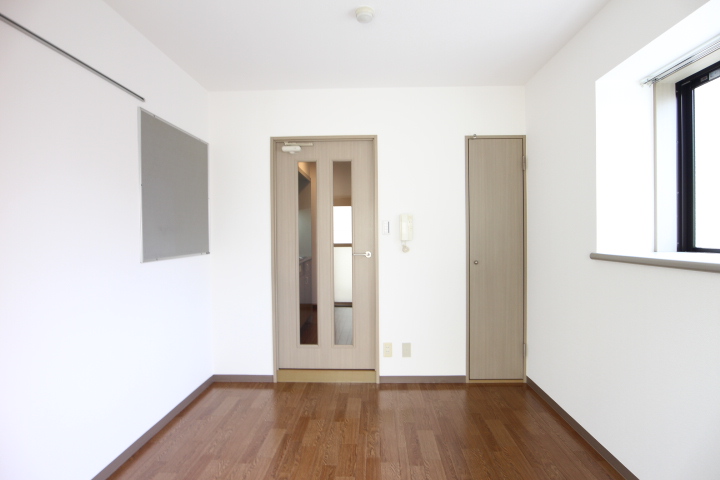 プライムアーバン鶴見寺谷202号室 内観