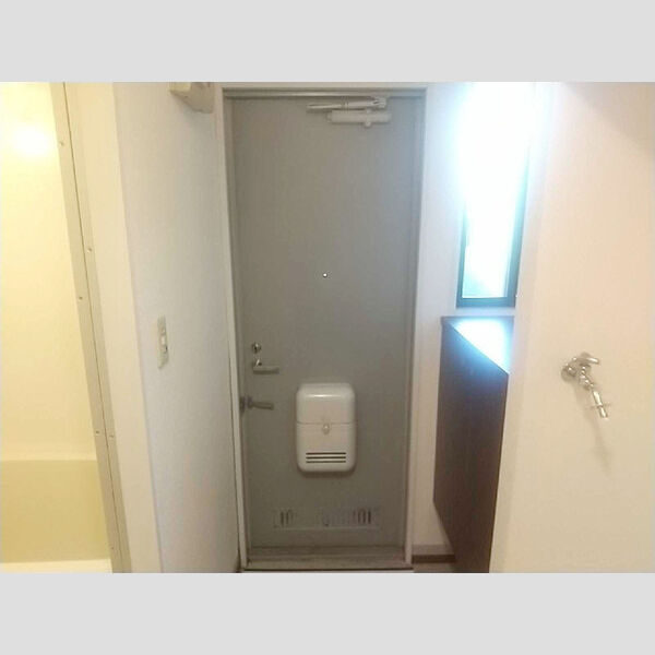 フォレストヴィラ北斗113号室 玄関