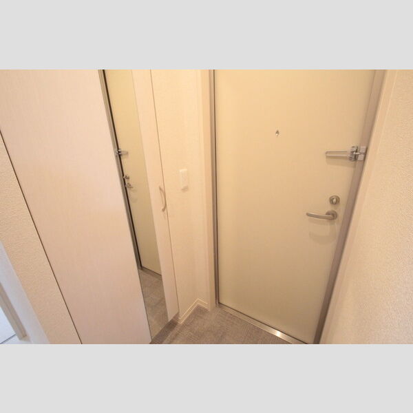 ルピナス302号室 玄関