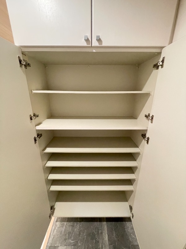 レジディア新川1階 収納