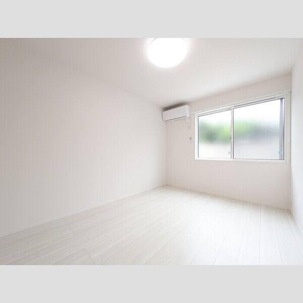 パークサイドヴィラⅢ102号室 洋室6.3帖