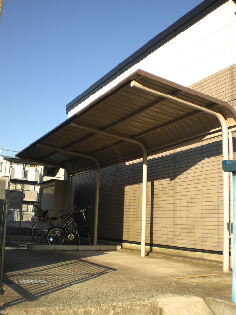 レオパレス美咲ヶ丘Ｂ104号室 屋根付駐輪場