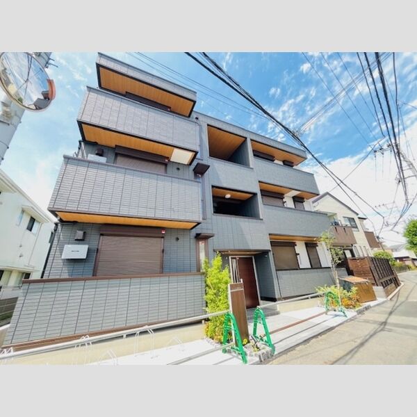 ファンウェーブ湘南茅ヶ崎102号室 建物外観