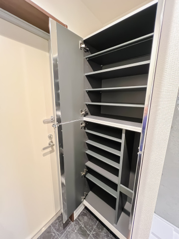 スカイラシクラス平和台304号室 シューズボックス