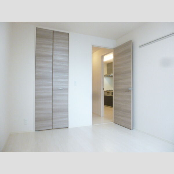 リビングNK原木中山203号室 北側洋室