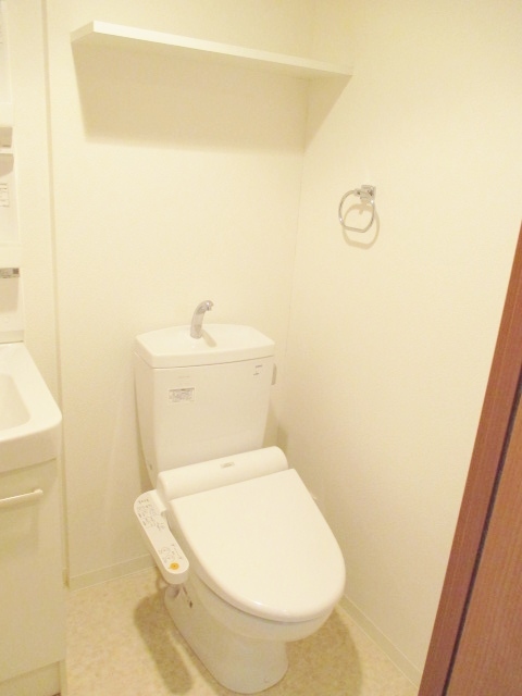 びゅうコート国府津0208号室 トイレ