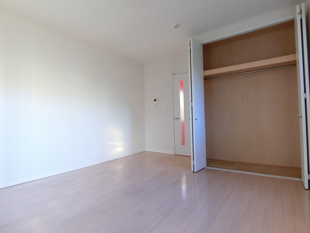 フォレスタ高幡 リビング