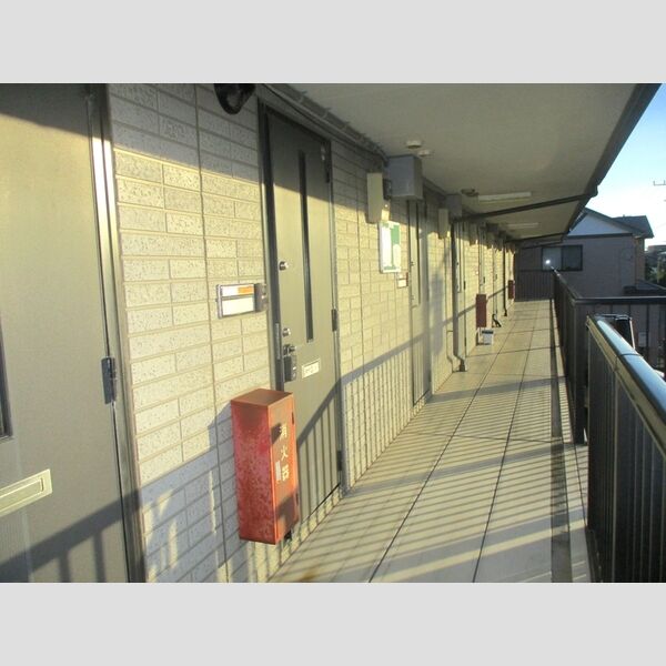 オプス・なのはな202号室 玄関