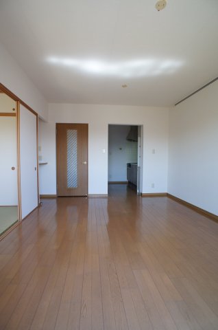 フロイデ勝田台壱番館 使いやすい居間です