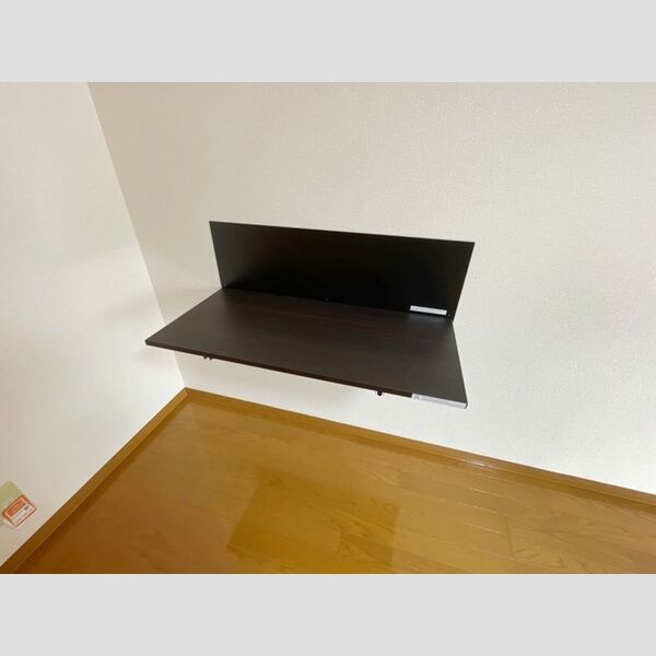 ロイヤルハイツFUJI205号室 折り畳み式ワークデスク