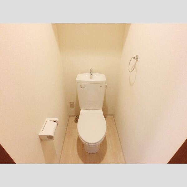 GLOIRE　MANSION304号室 トイレ