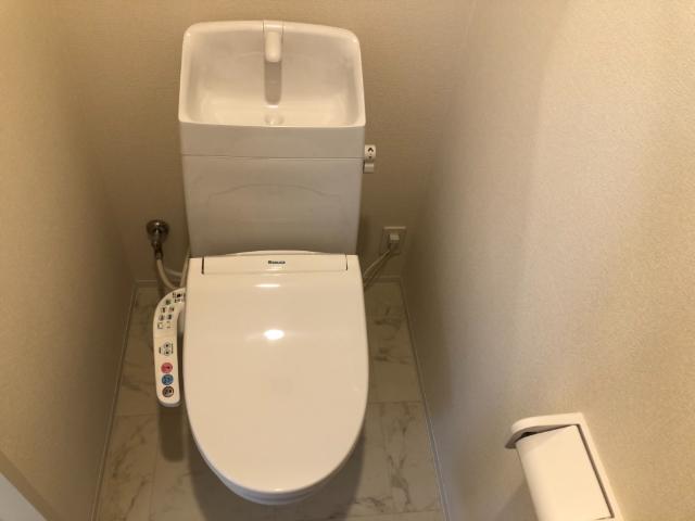 フレグランスリアン シャワー付トイレ