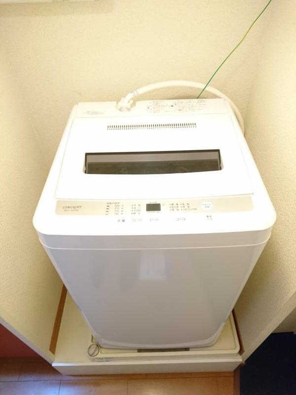 レオパレスイーストⅡ213号室 玄関