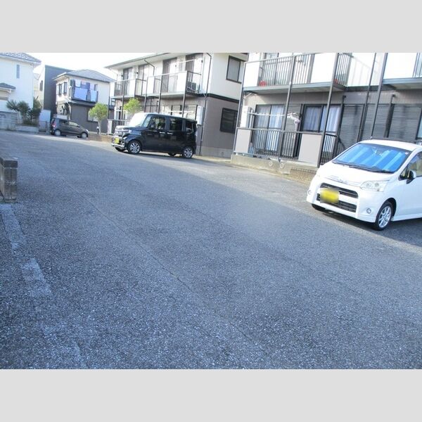 ヴィラフォーレ　E 駐車場