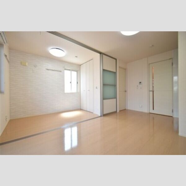 ルブラン ダイニングキッチンと居室