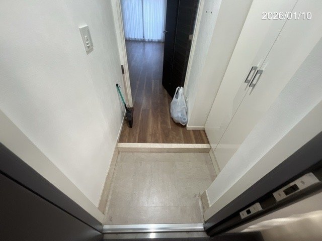 エム・ブランド新宿戸山公園 玄関