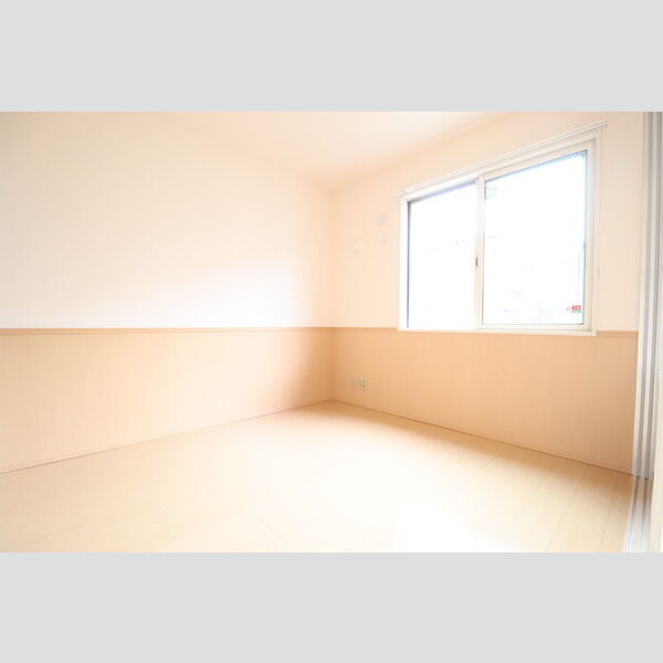 ロイヤルコート　D105号室 洋室