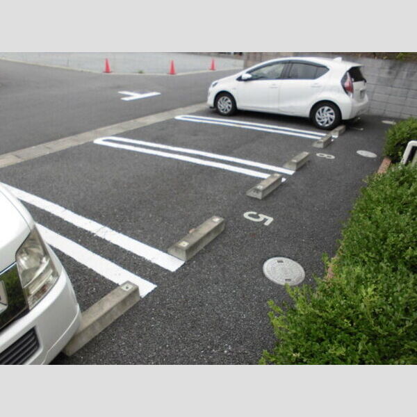 エーデル・ハイム 駐車場