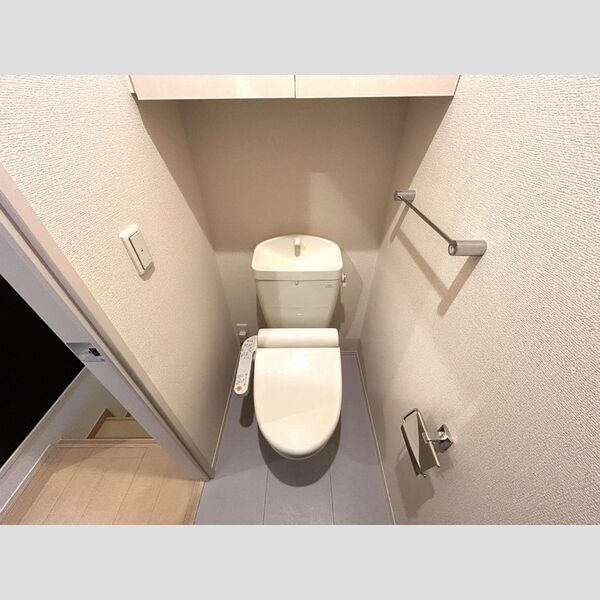 グランド リベルテ203号室 温水洗浄便座