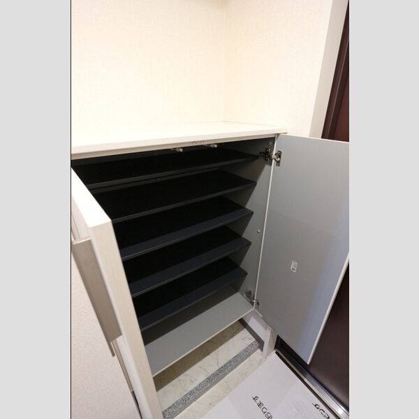 ファースト　クライム203号室 シューズボックス