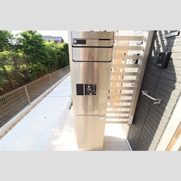 ラプエルタ207号室 宅配ボックス