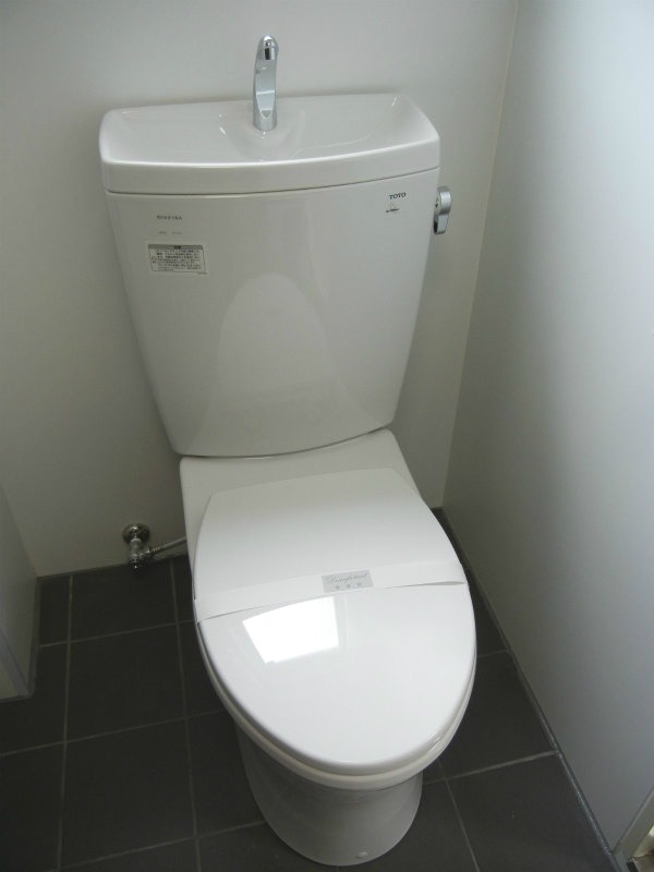 ヴィラシャンテⅢ-A1階 トイレ