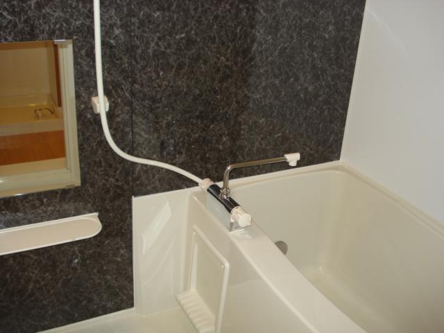 ハッピートモロー203号室 バス