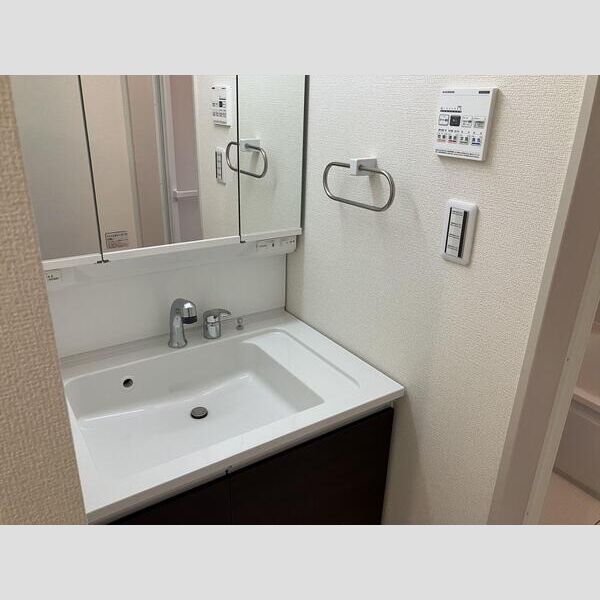 マイホームネクスト足立区東伊興　2号棟 洗面