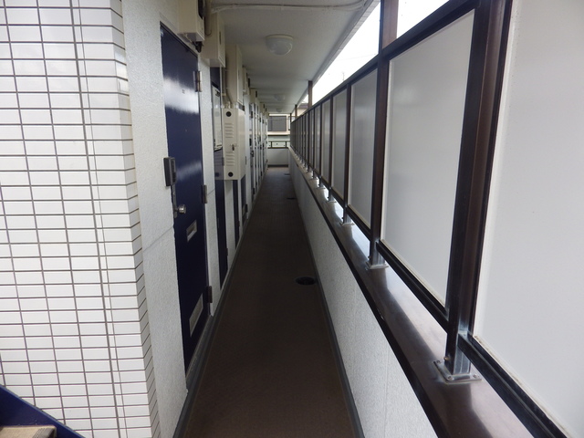 ストーク羽衣0207号室 共用廊下