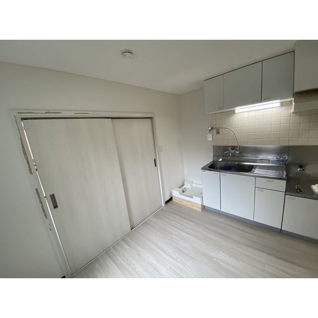 タウンハイツ七島 内観