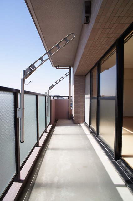 パークヒルズ和光0302号室 暖かな日差しのふりそそぐバルコニー