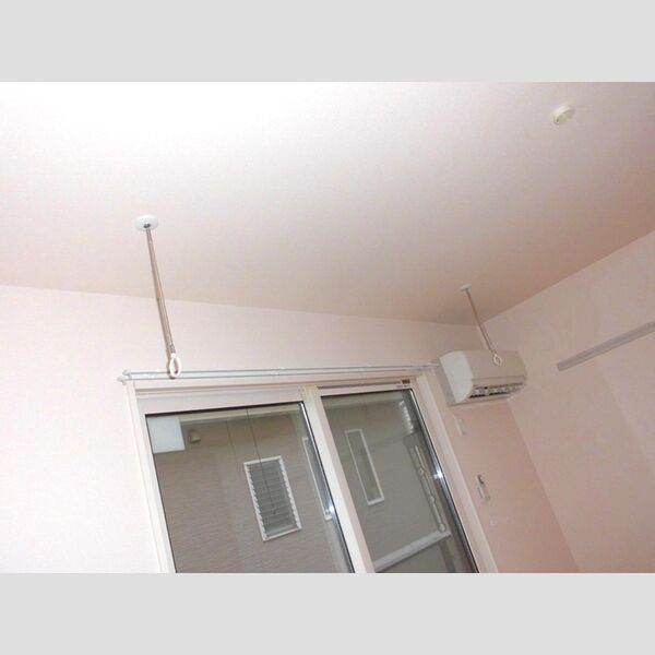 シャインアイリス　Ⅱ101号室 室内物干し