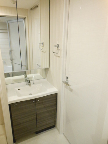 ガーラ・ヒルズ赤坂 広い洗面スペース