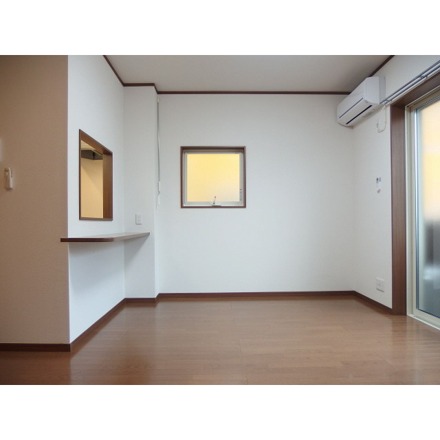 アムール ネージュ 弐番館 リビング