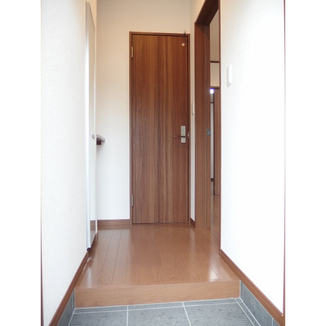 アムール ネージュ 弐番館 玄関