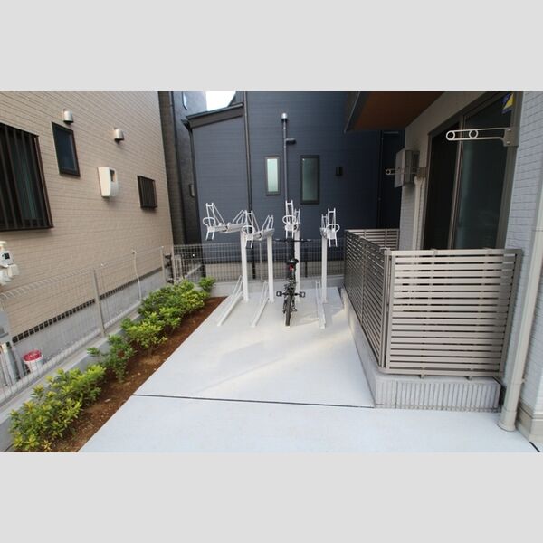 セレスティア六町Ⅲ 駐輪場