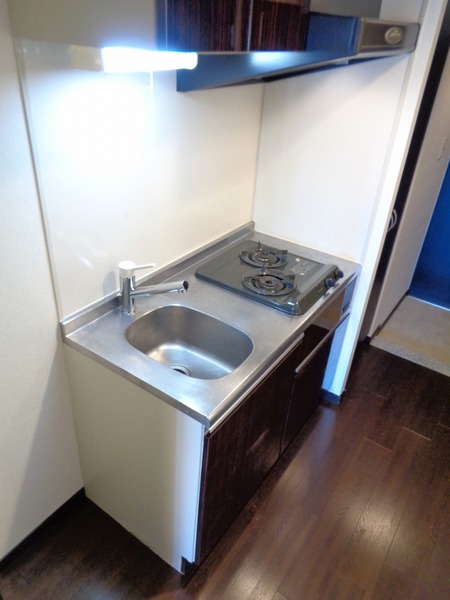 アデッソ本蓮沼403号室 キッチン