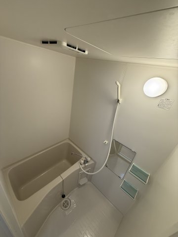 ヒルズ弘明寺202号室 お風呂