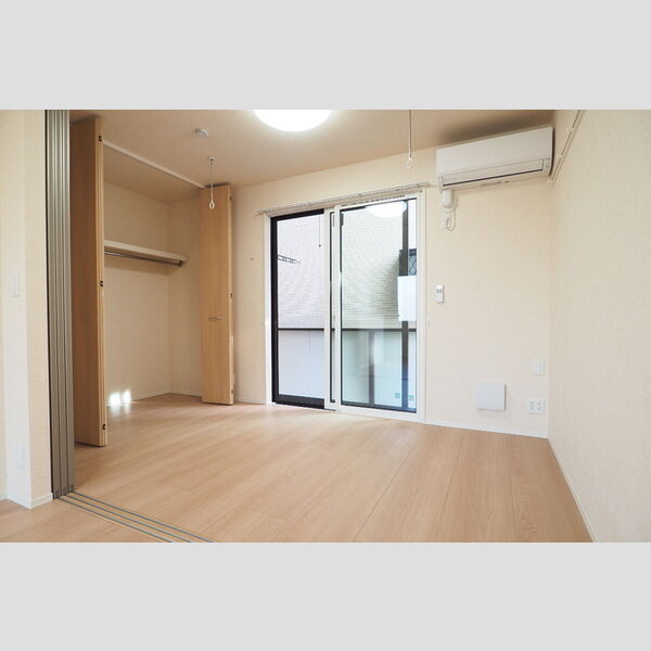 グラディーヴォレ106号室 洋室