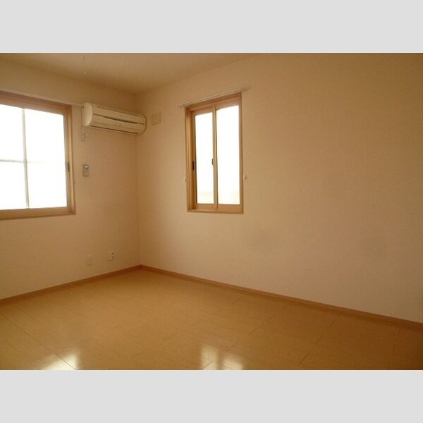 ダンディ グランパ201号室 北側洋室