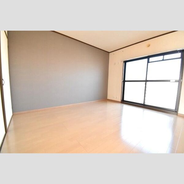 クレスト・マンション303号室 居室①