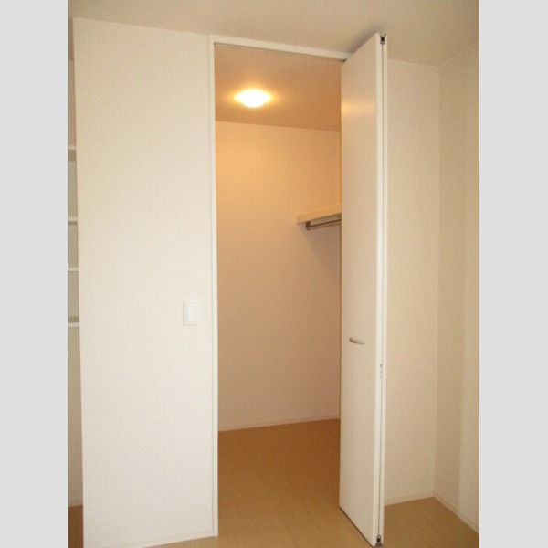 エスポワールⅢ ウォークインクローゼット