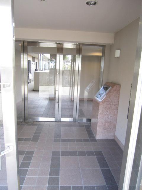 ヴィオレ湘南 エントランスです。