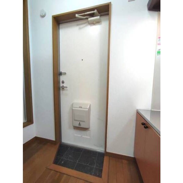 カサベルデ西千葉 玄関