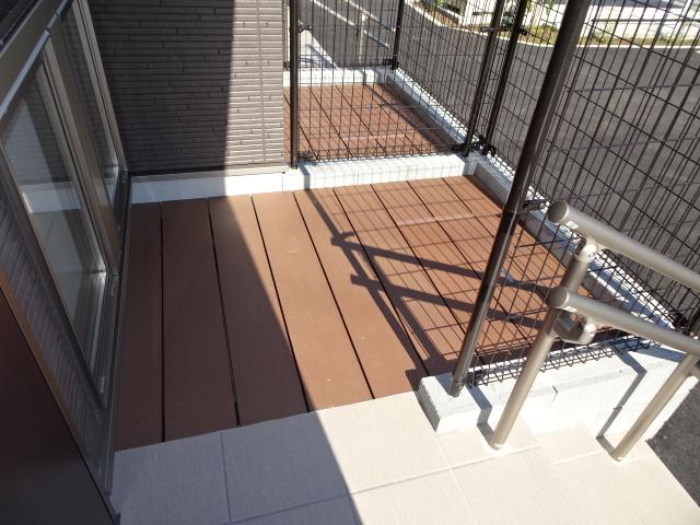 ラピスラズリ102号室 ウッドデッキ