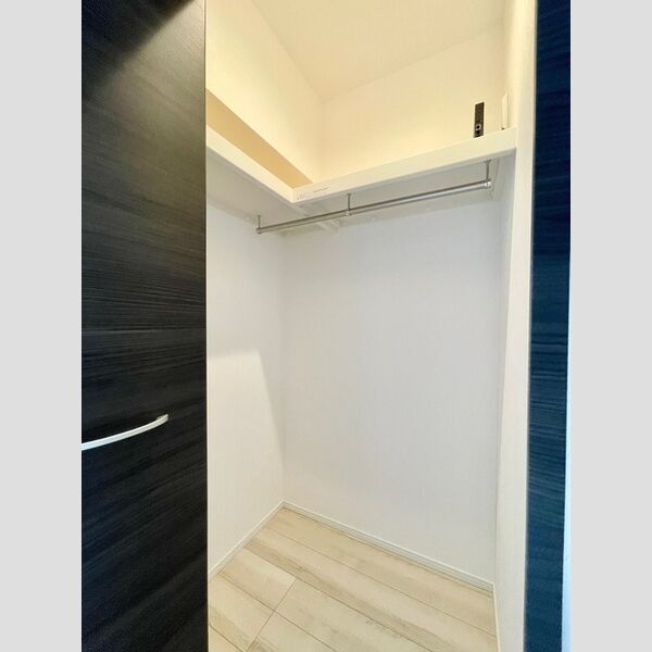 ロイジェント練馬高野台0901号室 洋室-ウォークインクローゼット