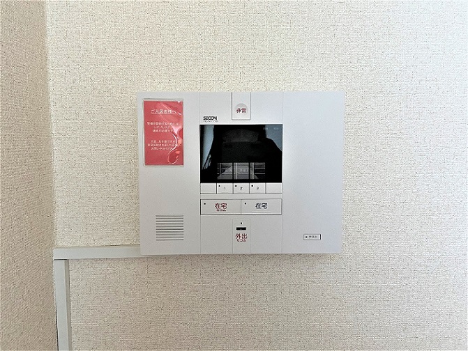 レオパレスベンデュール 玄関