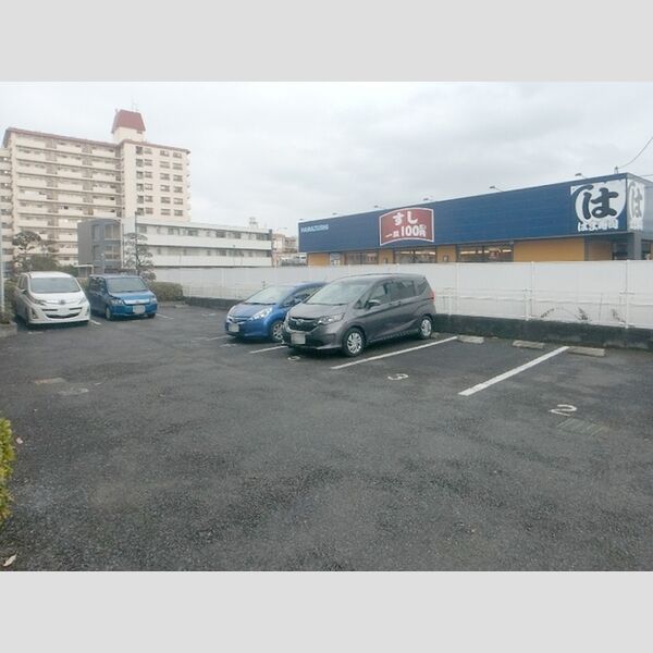 ドミトリー西船 駐車場